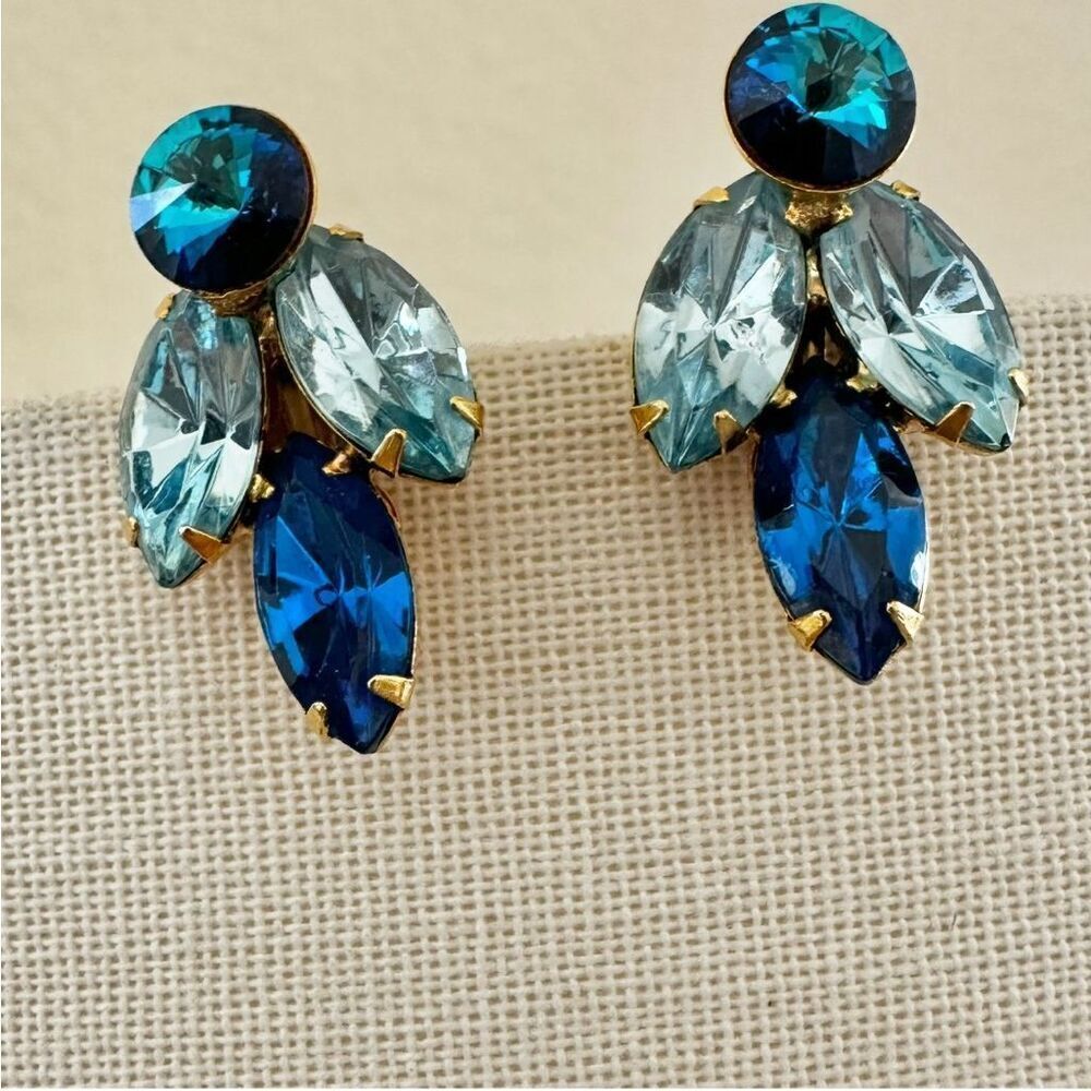 Vintage Juliana (DeLizza & Elster) sapphire blue & aqua navette rhinestone clip-